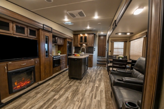 Grand Design 5th Wheel single artiste trailer available for film productions in Bulgaria, Greece and Romania
