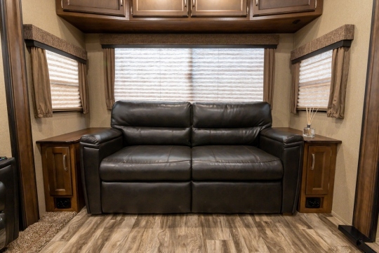 Grand Design 5th Wheel single artiste trailer available for film productions in Bulgaria, Greece and Romania