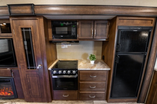 Grand Design 5th Wheel single artiste trailer available for film productions in Bulgaria, Greece and Romania