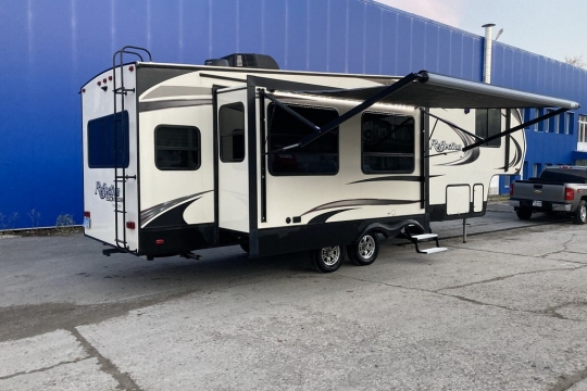 Grand Design 5th Wheel single artiste trailer available for film productions in Bulgaria, Greece and Romania